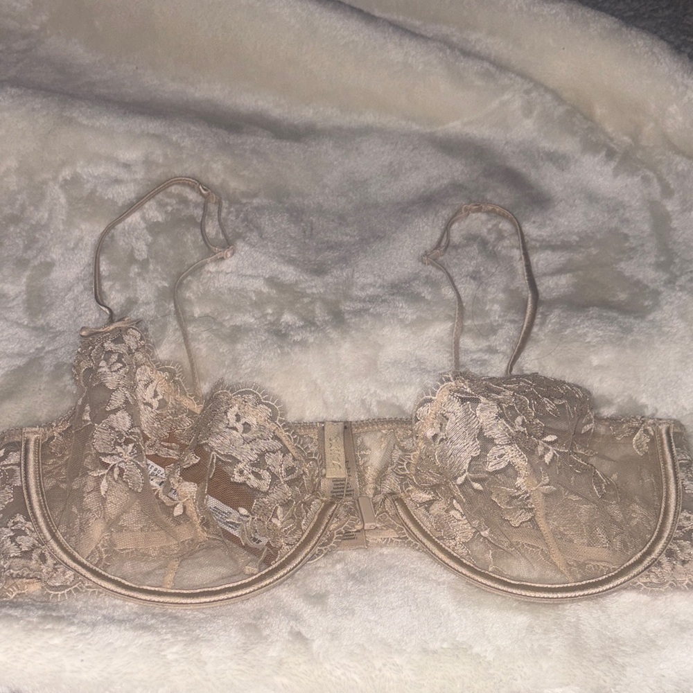 SKIMS Embroidered Front-Close Unlined Demi Bra - Champagne Beige 36C